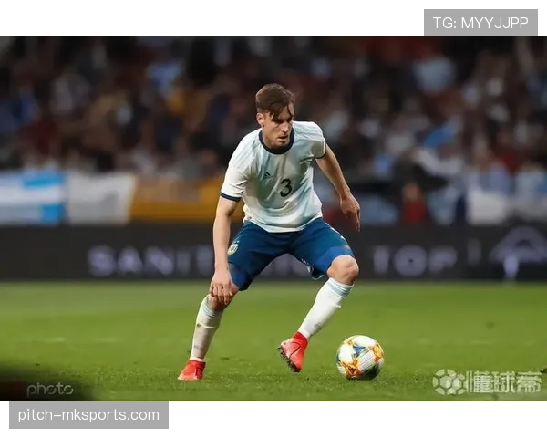 塔利亚菲科回归阿贾克斯，左后卫的状态提升与球队未来发展分析