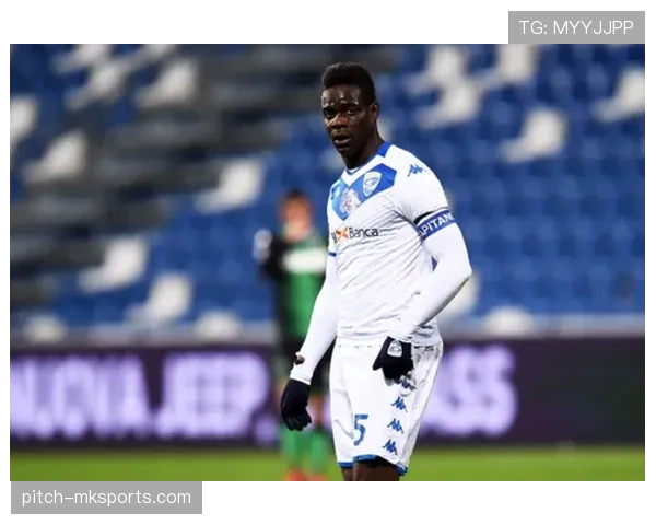 马里奥·巴洛特利半夜在Instagram摆满名表，我刷着刷着就怀疑人生了